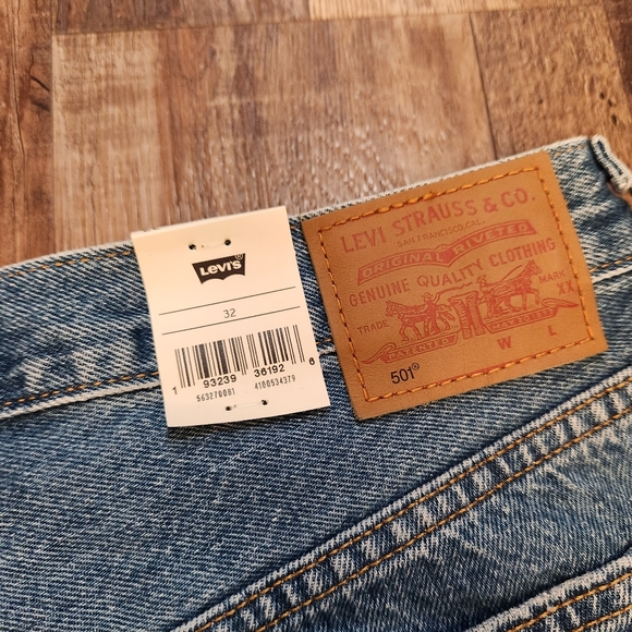Levi's Women's Premium 501 Original Shorts ​​​​​ - Picture 5 of 8